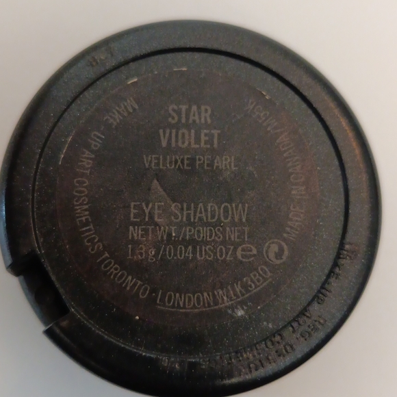 Mac Veluxe Pearl Eyeshadow in Star Violet - Picture 4 of 6